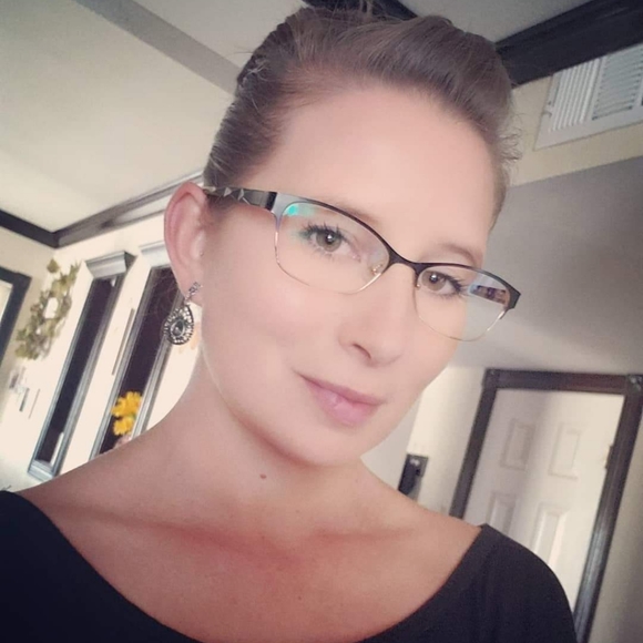 Meet you Posher, Breanna - Picture 1 of 4